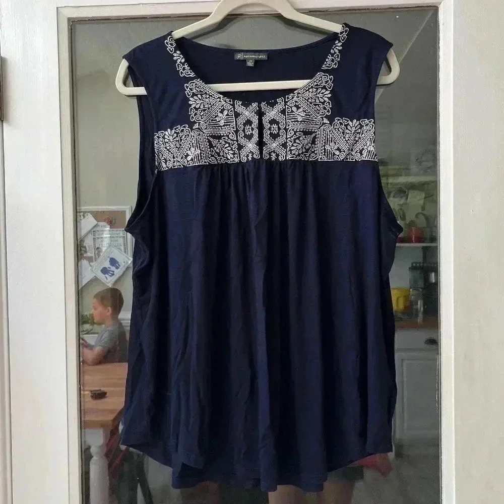 Adrianna Papell Tank blue with embroidery size 2X